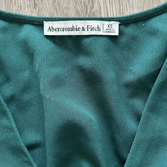 A&F V Neck Blouse - Picture 5 of 7